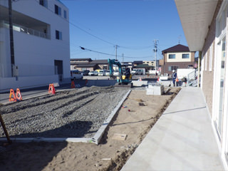 Ishinomaki-Higashi Nursery School under construction. November 2013 Outside structure construction.