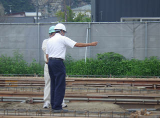 Ishinomaki-Higashi Nursery School under construction. August 2013 The inspection by supervisors. Situation of the final inspection that was carried out before concrete construction.