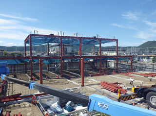 Ishinomaki-Higashi Nursery School under construction. September 2013 Construction work to assemble the steel frame.